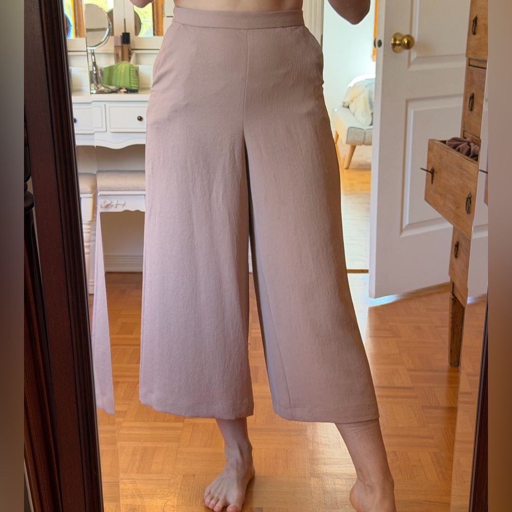 Aritzia Wide Leg Cropped Pants in Dusty Rose